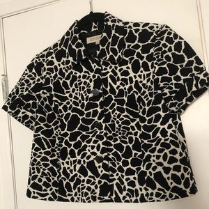Giraffe print crop Jones NY short sleeve blazer